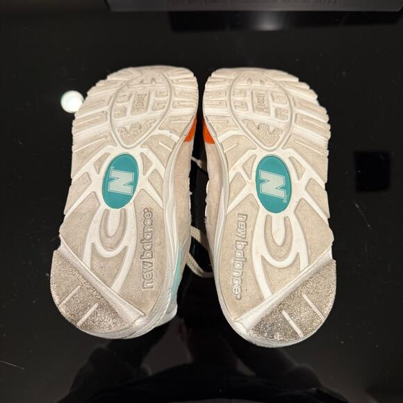 Kith X New Balance 990v2 Cyclades 2022 | SLIGHTLY USED - Picture 11 of 16